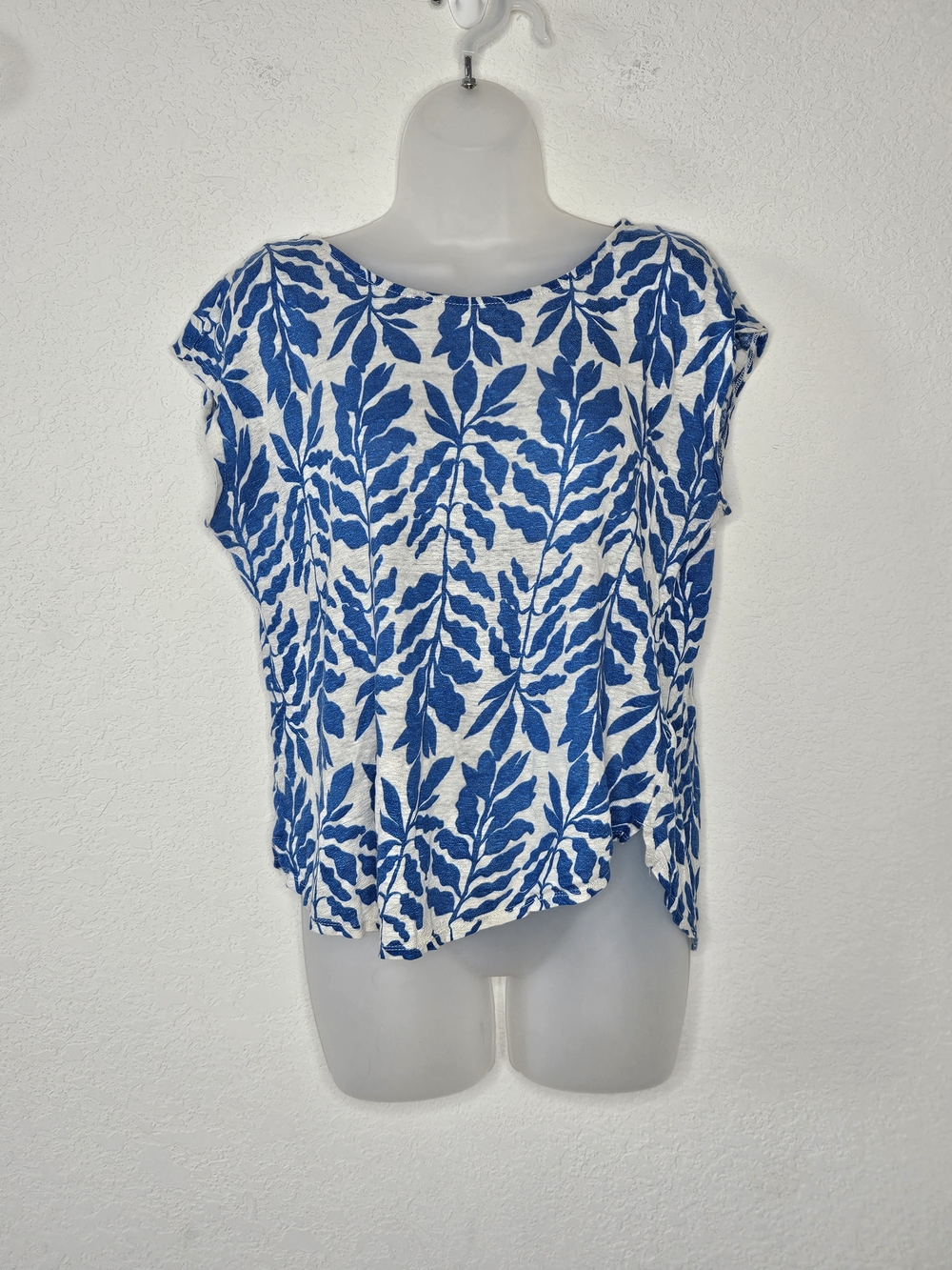 Rachel Zoe 100% Linen Blue White Botanical Print Asymmetrical Top Size M
